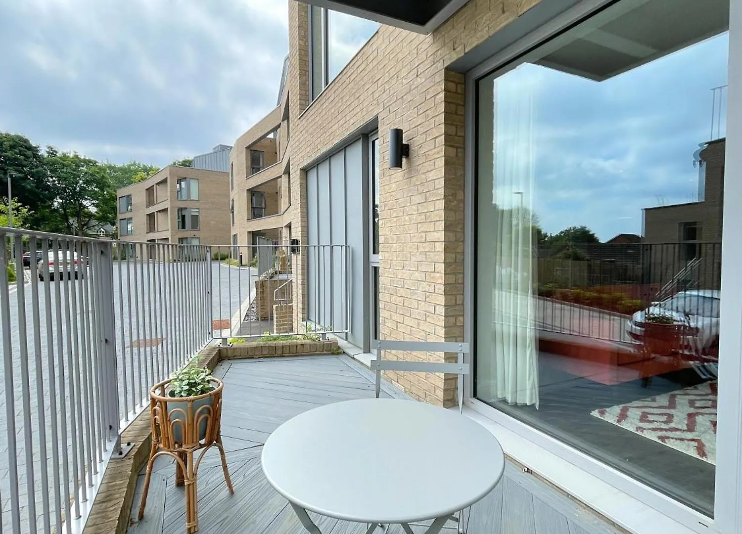 Elegant 2Br Apartment At Dukes Place With Free Parking Nether Edge